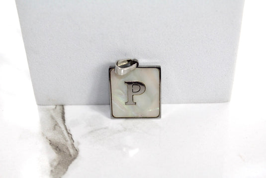 Charm con letra estilo bloque amarillo dorado - F 