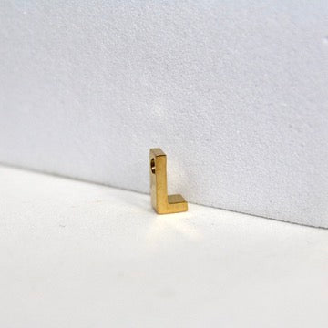 Dije de letra sencilla - Chapado en oro de 14 quilates (amarillo)