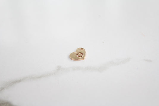 Charm con letra estilo bloque amarillo dorado - F 
