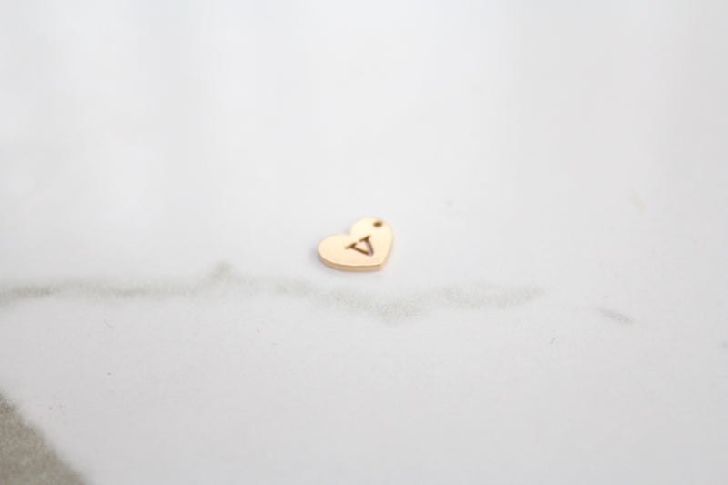 Cargue la imagen en el visor de la galería, Charm con letra estilo bloque amarillo dorado - F 
