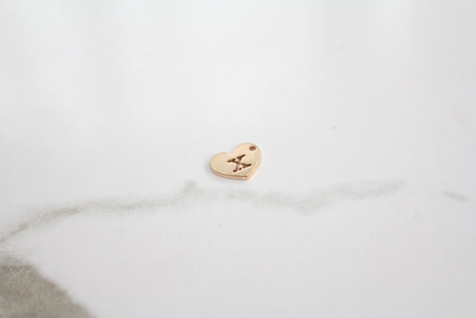 Charm con letra estilo bloque amarillo dorado - F 