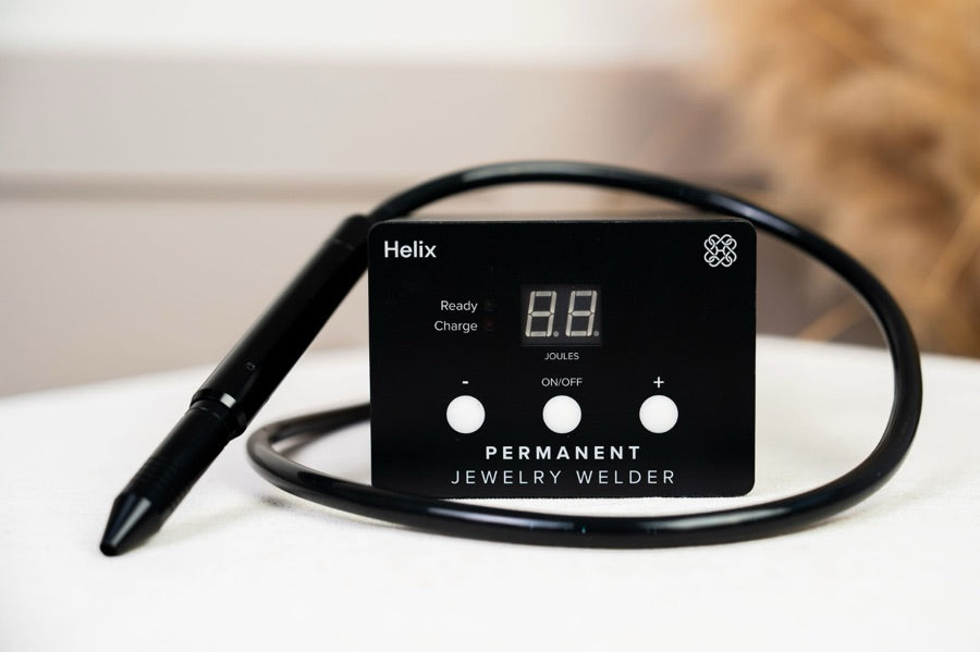 The Helix permanent jewelry welder
